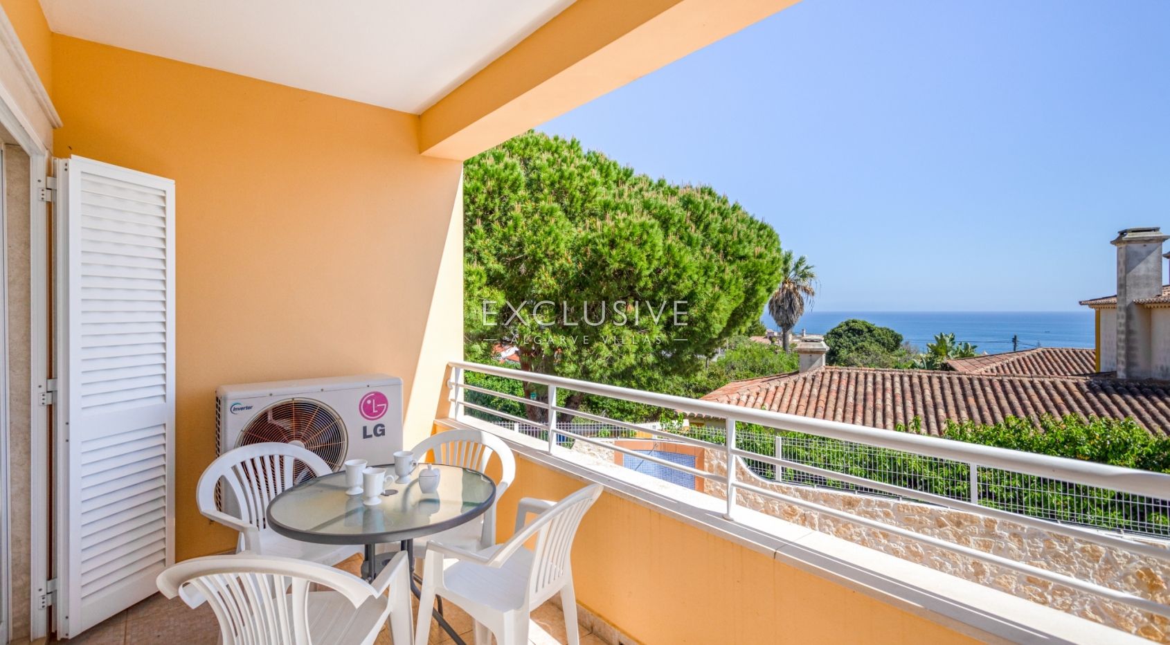 Amazing family villa in Luz with sea views Algarve