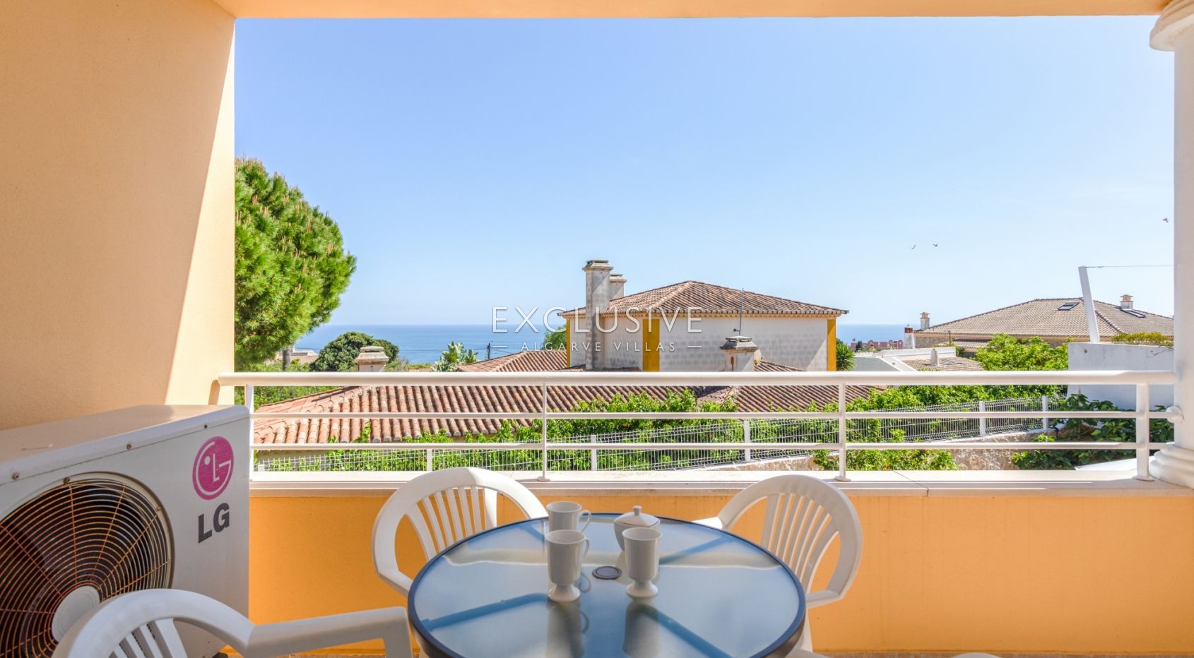Amazing family villa in Luz with sea views Algarve