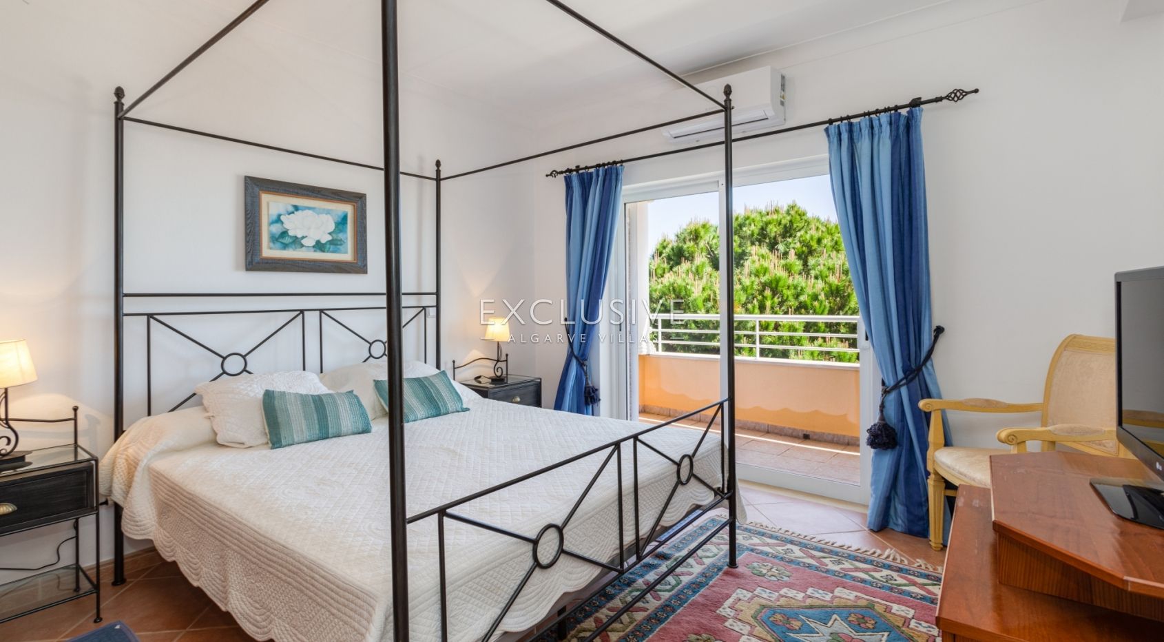 Amazing family villa in Luz with sea views Algarve