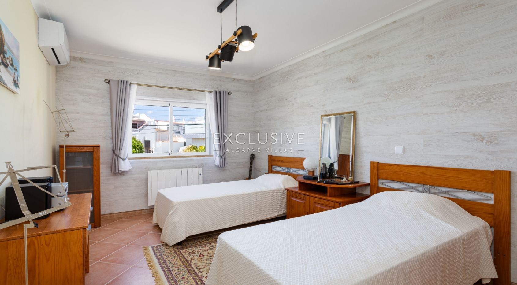 Amazing family villa in Luz with sea views Algarve