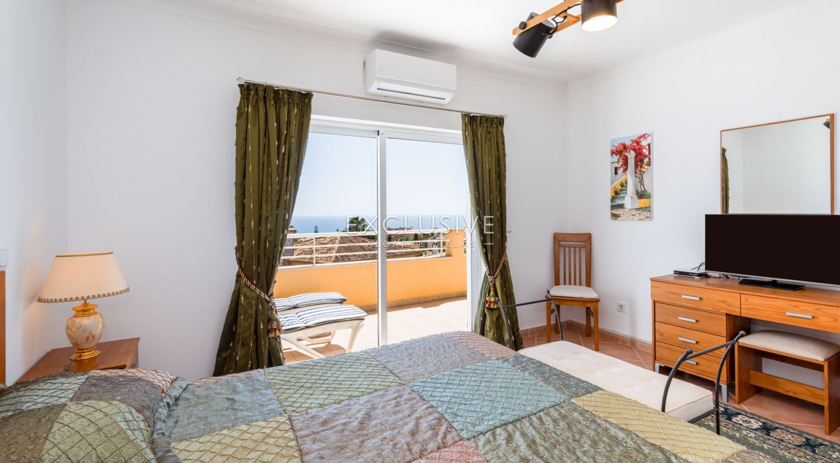 Amazing family villa in Luz with sea views Algarve