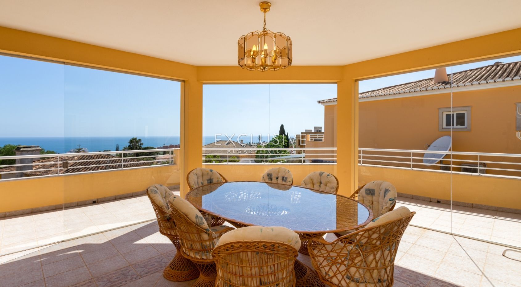 Amazing family villa in Luz with sea views Algarve
