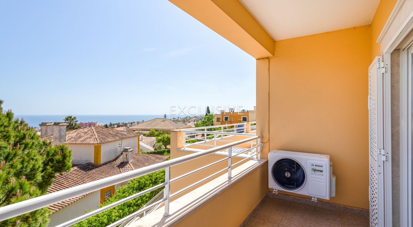 Amazing family villa in Luz with sea views Algarve