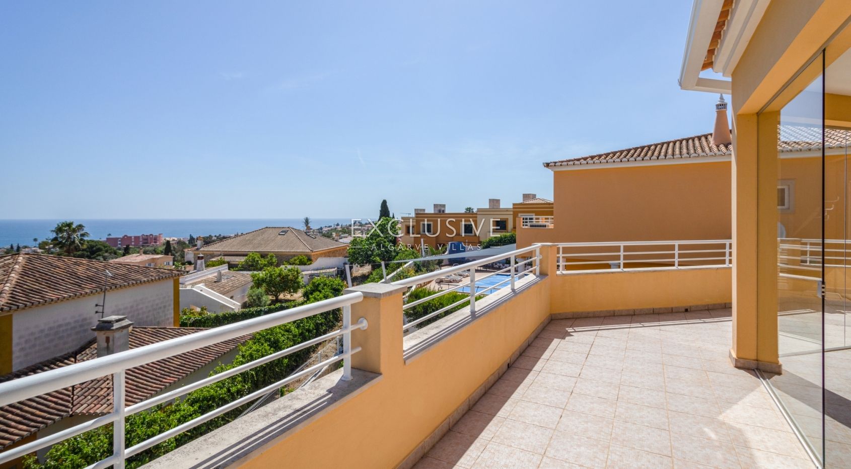 Amazing family villa in Luz with sea views Algarve