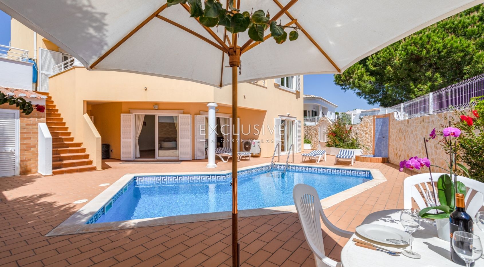 Amazing family villa in Luz with sea views Algarve