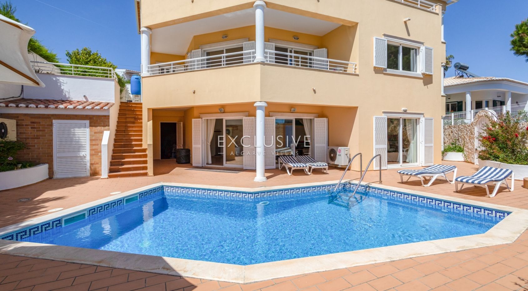Amazing family villa in Luz with sea views Algarve