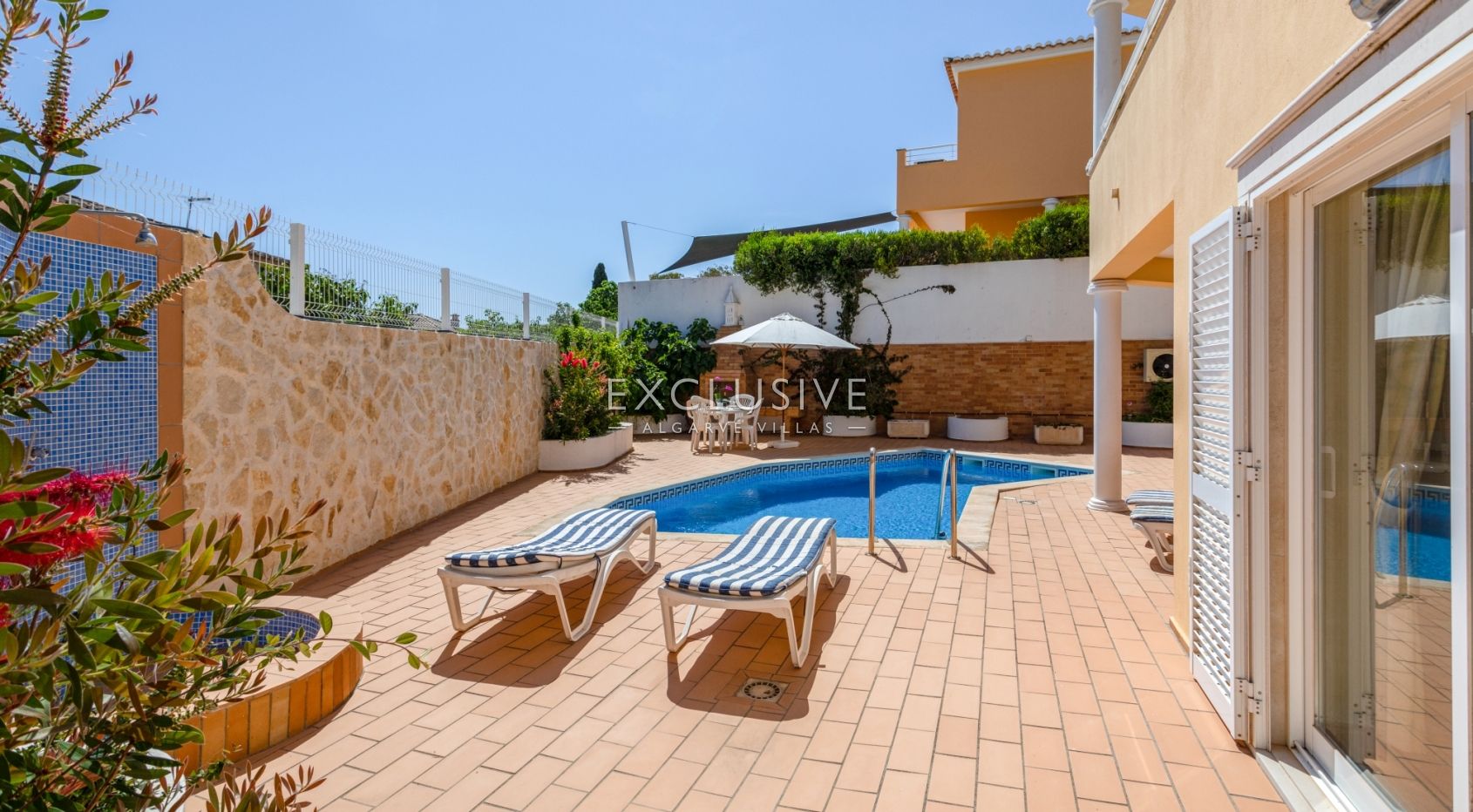 Amazing family villa in Luz with sea views Algarve