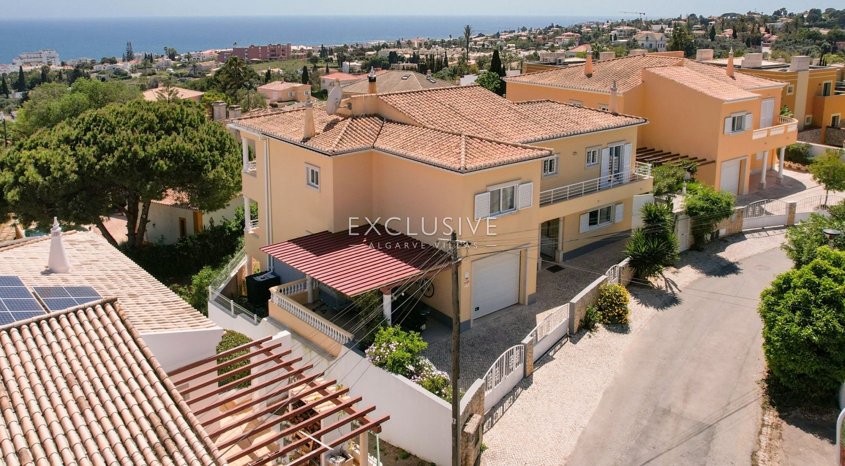 Amazing family villa in Luz with sea views Algarve