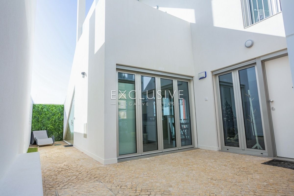 Stunning contemporary architect-designed attached villa Vilamoura, Algarve