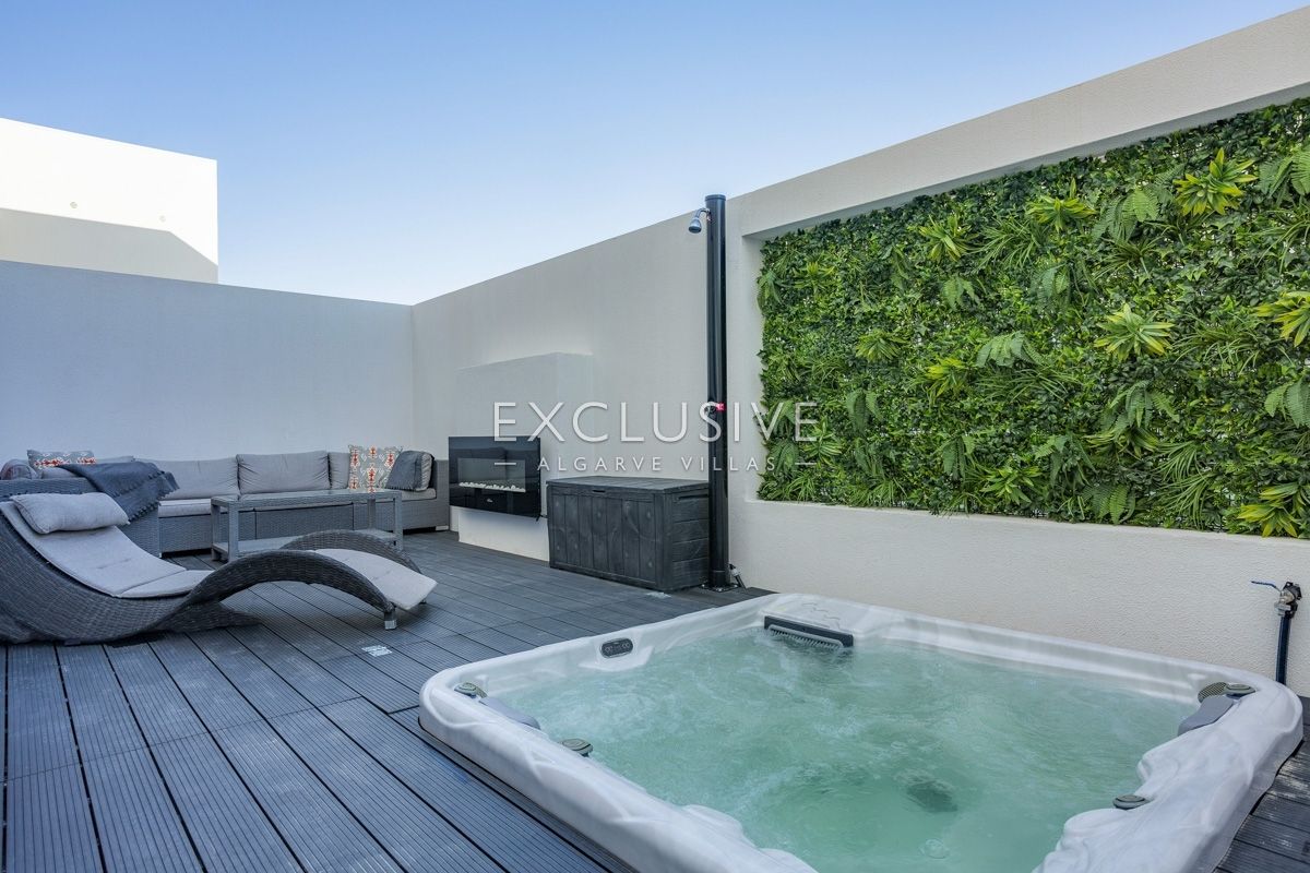 Stunning contemporary architect-designed attached villa Vilamoura, Algarve