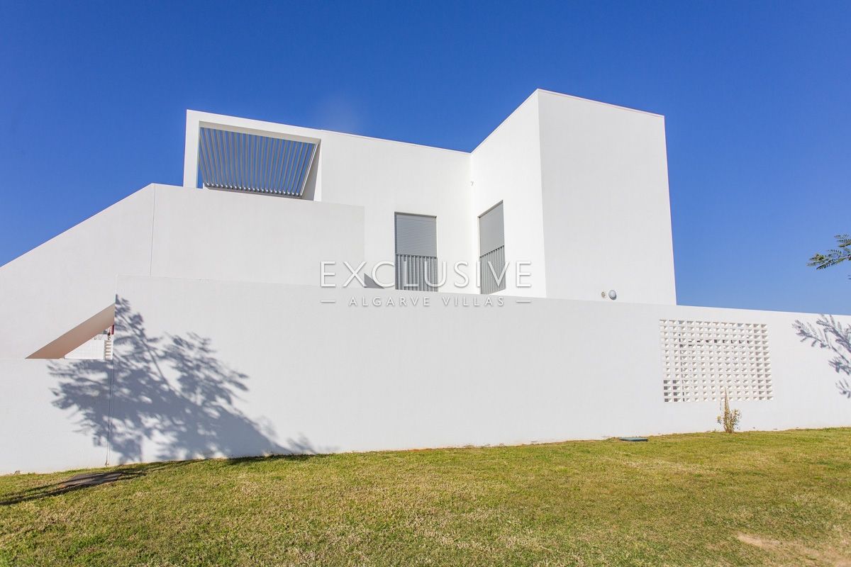 Stunning contemporary architect-designed attached villa Vilamoura, Algarve