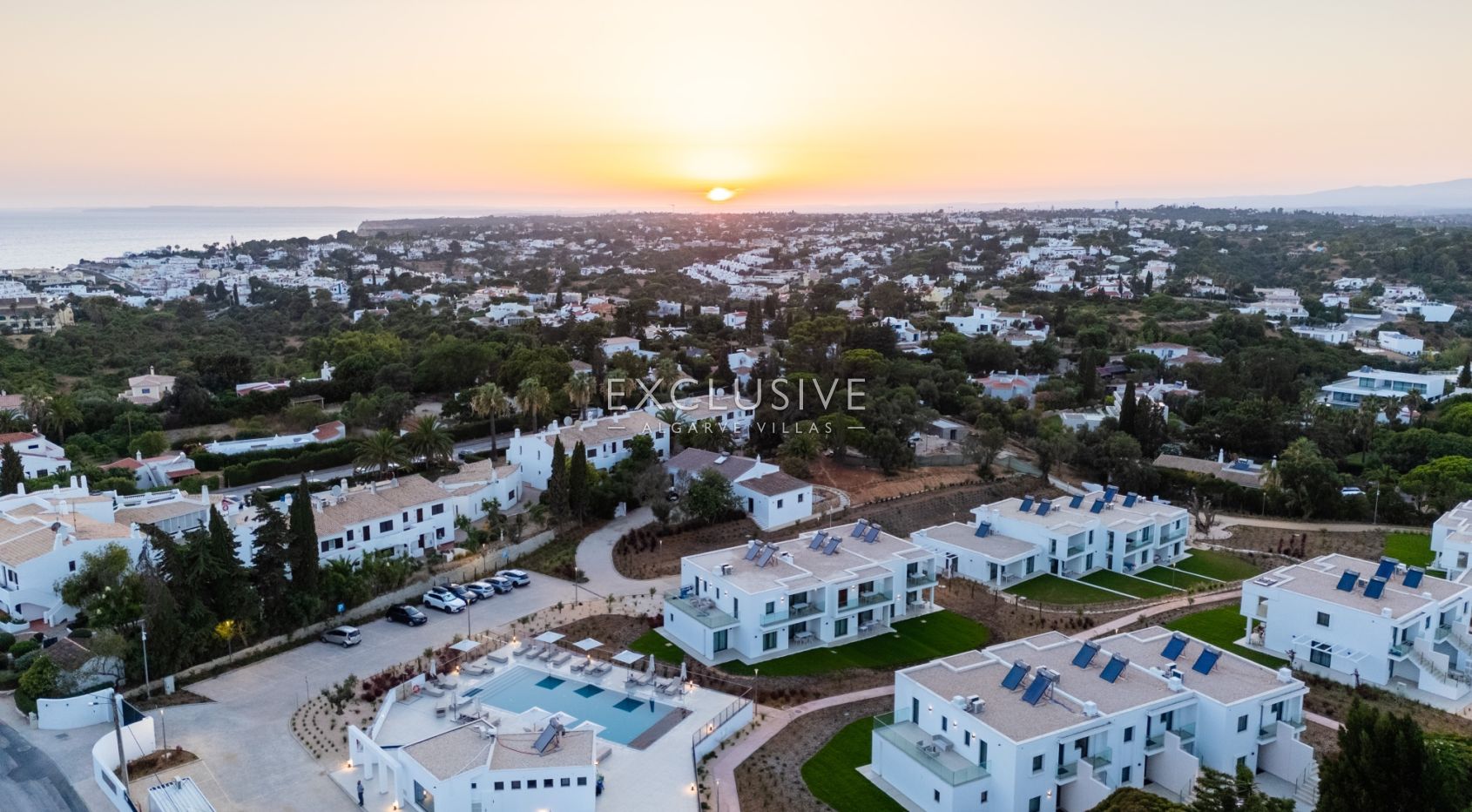 2 bedroom apartments in Carvoeiro centre near the beach, investment opportunity