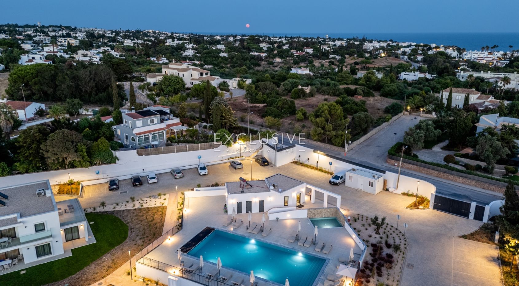 2 bedroom apartments in Carvoeiro centre near the beach, investment opportunity