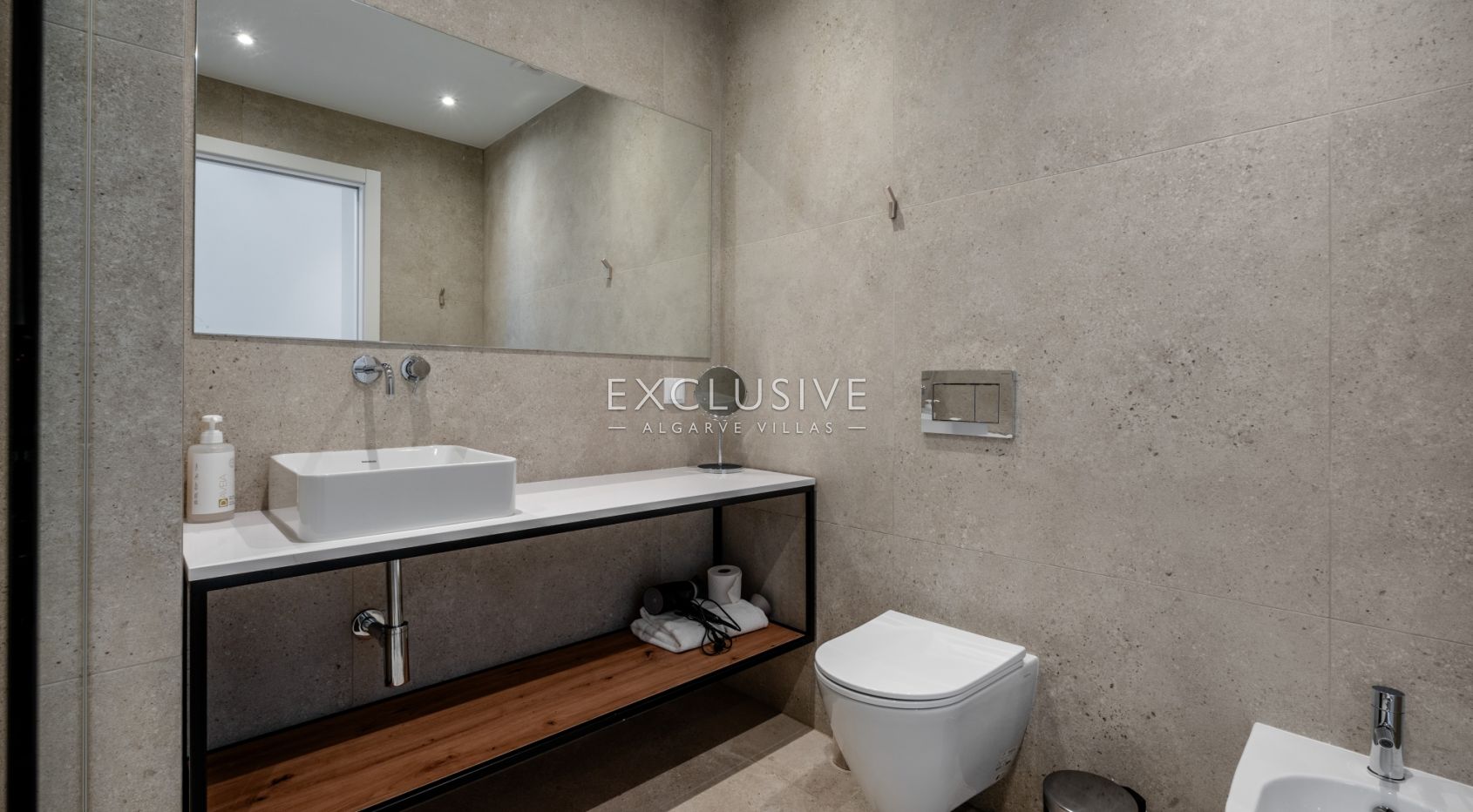 2 bedroom apartments in Carvoeiro centre near the beach, investment opportunity