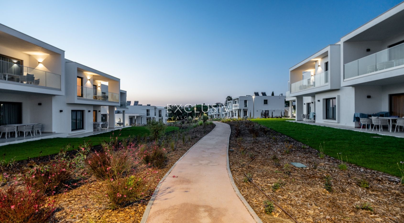 2 bedroom apartments in Carvoeiro centre near the beach, investment opportunity