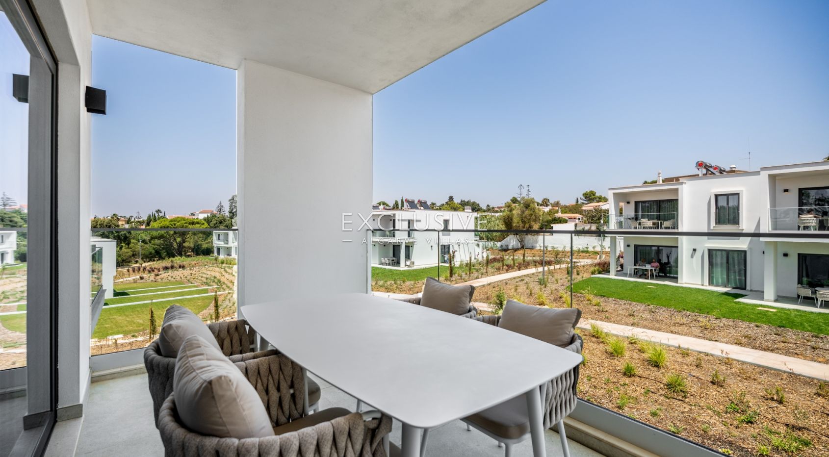 2 bedroom apartments in Carvoeiro centre near the beach, investment opportunity