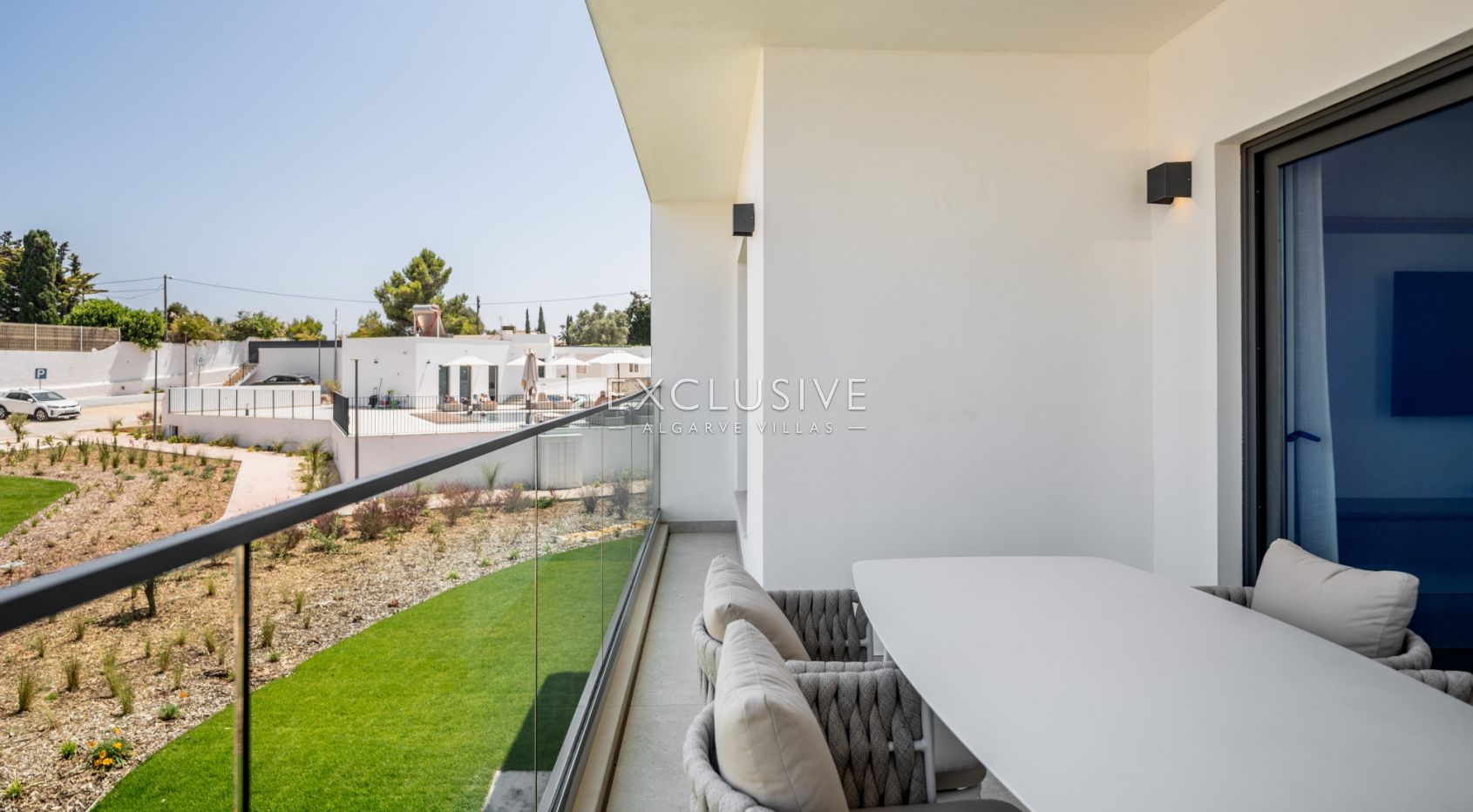 2 bedroom apartments in Carvoeiro centre near the beach, investment opportunity