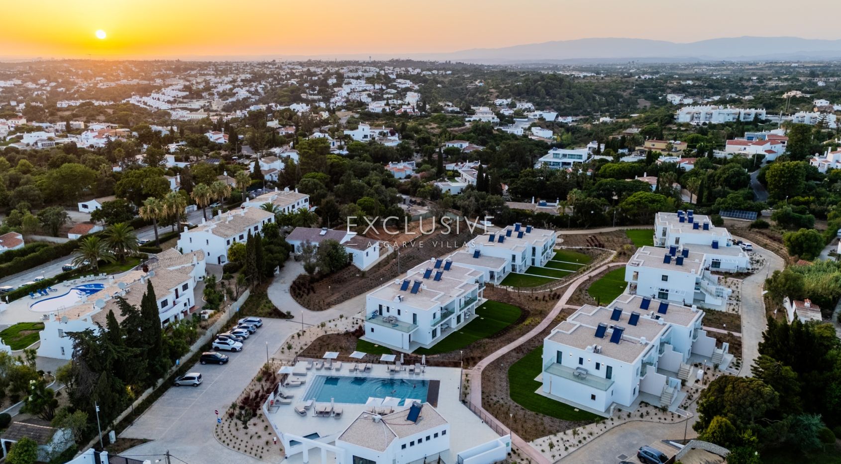 2 bedroom apartments in Carvoeiro centre near the beach, investment opportunity