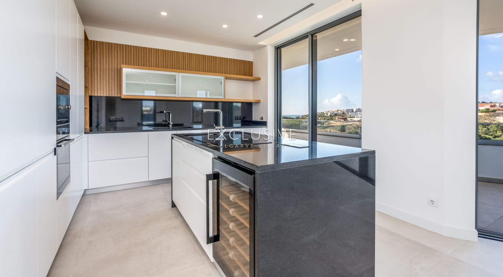 Villa moderne de 4 chambres avec vue imprenable à Lagos, Algarve