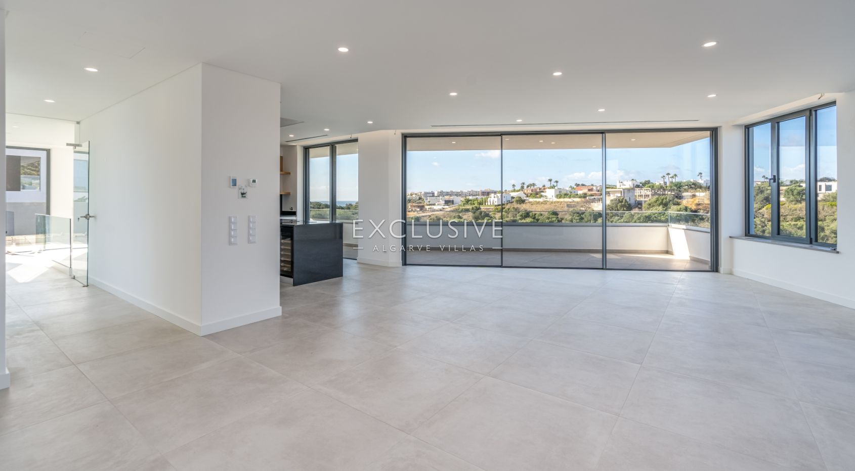 Villa moderne de 4 chambres avec vue imprenable à Lagos, Algarve