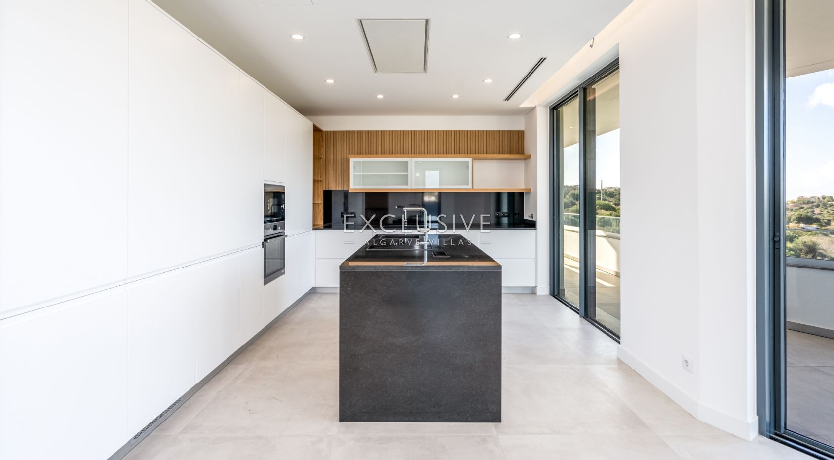 Villa moderne de 4 chambres avec vue imprenable à Lagos, Algarve