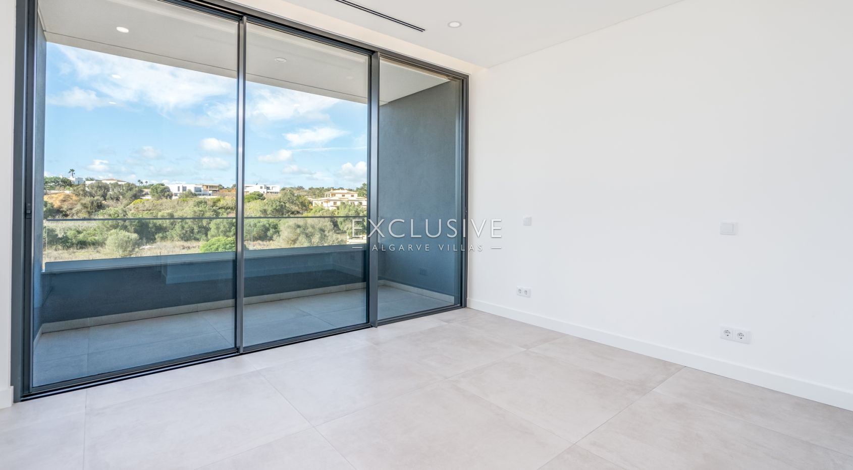 Villa moderne de 4 chambres avec vue imprenable à Lagos, Algarve