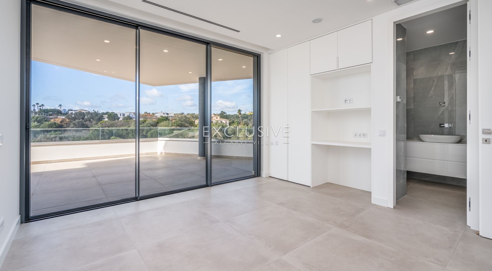Villa moderne de 4 chambres avec vue imprenable à Lagos, Algarve