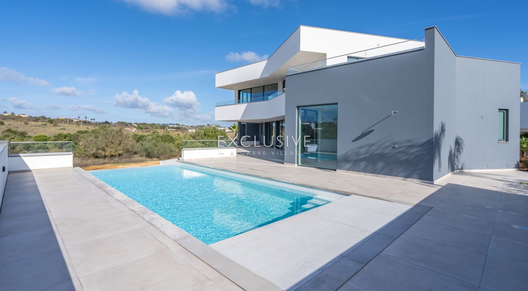 Villa moderne de 4 chambres avec vue imprenable à Lagos, Algarve