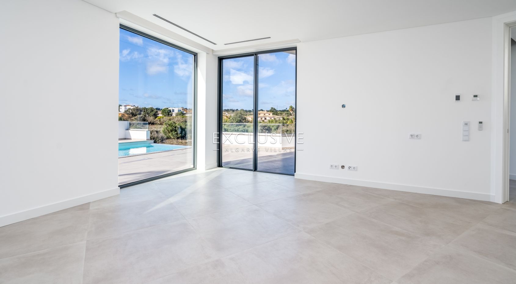 Villa moderne de 4 chambres avec vue imprenable à Lagos, Algarve