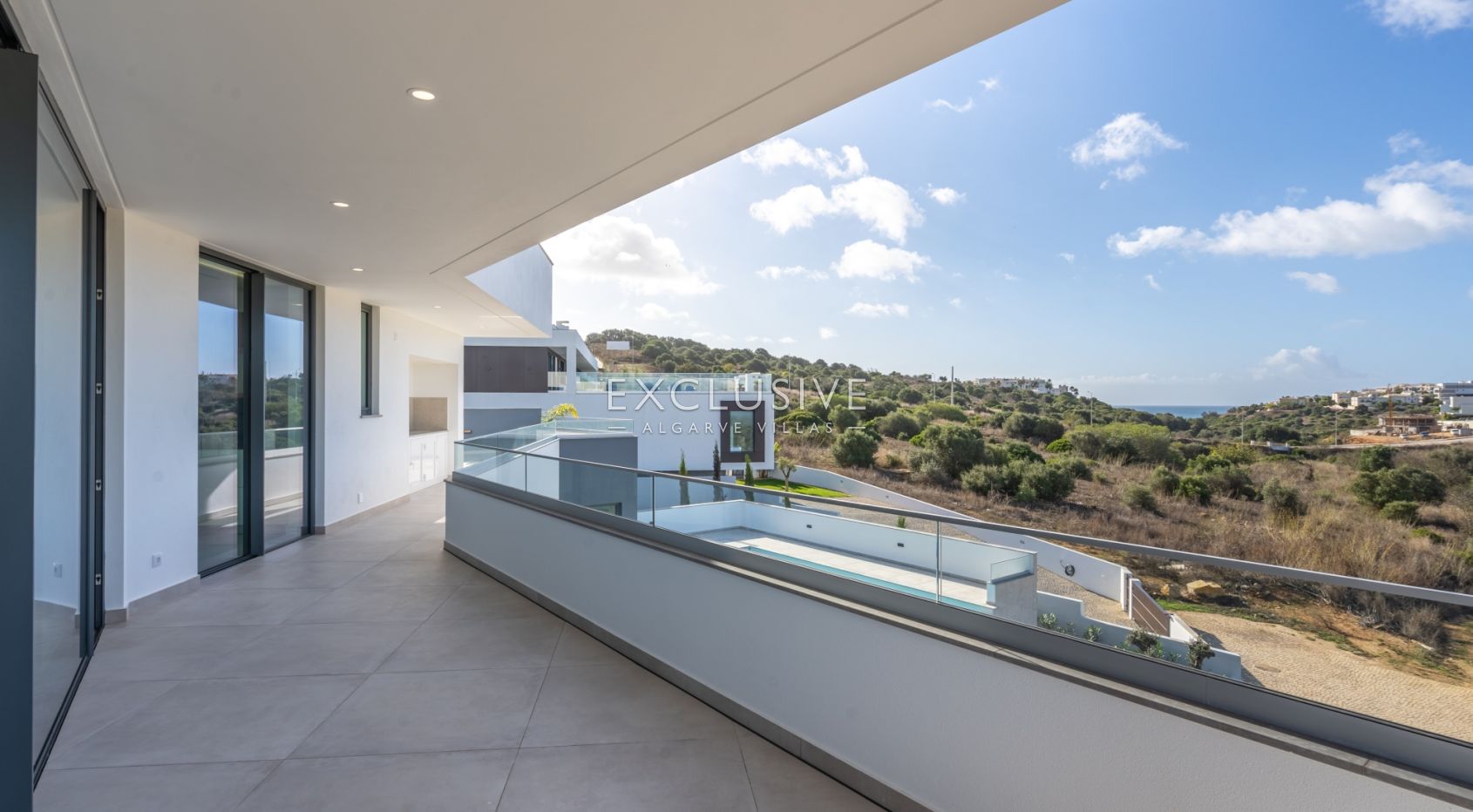 Villa moderne de 4 chambres avec vue imprenable à Lagos, Algarve