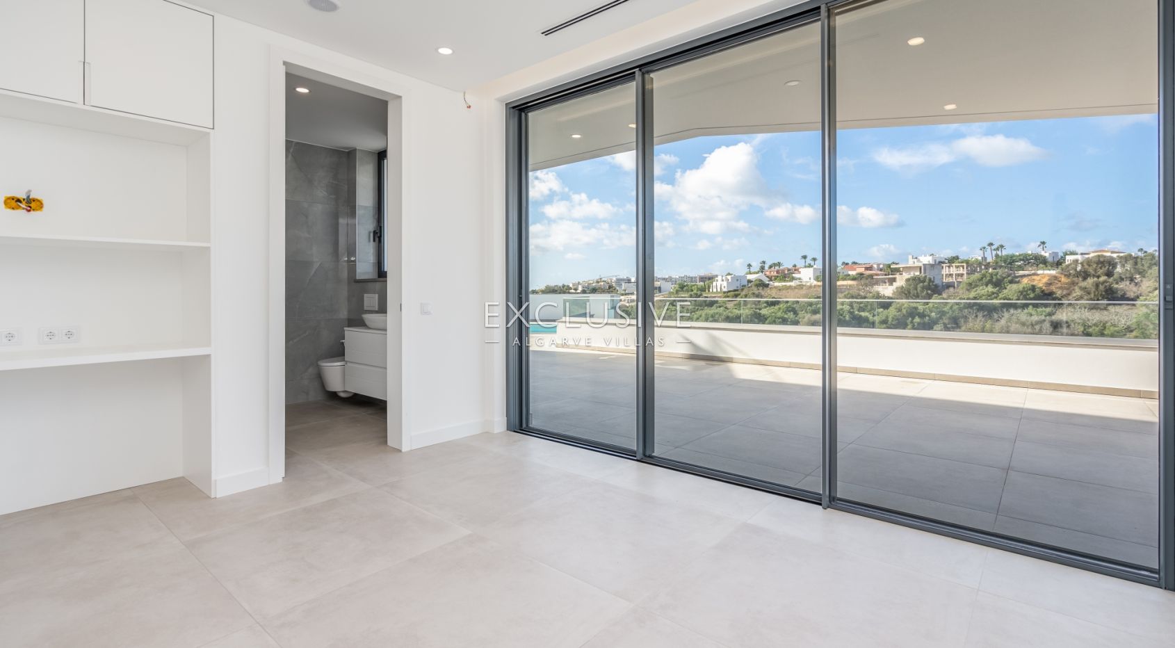 Villa moderne de 4 chambres avec vue imprenable à Lagos, Algarve