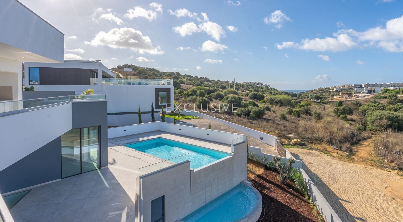 Villa moderne de 4 chambres avec vue imprenable à Lagos, Algarve