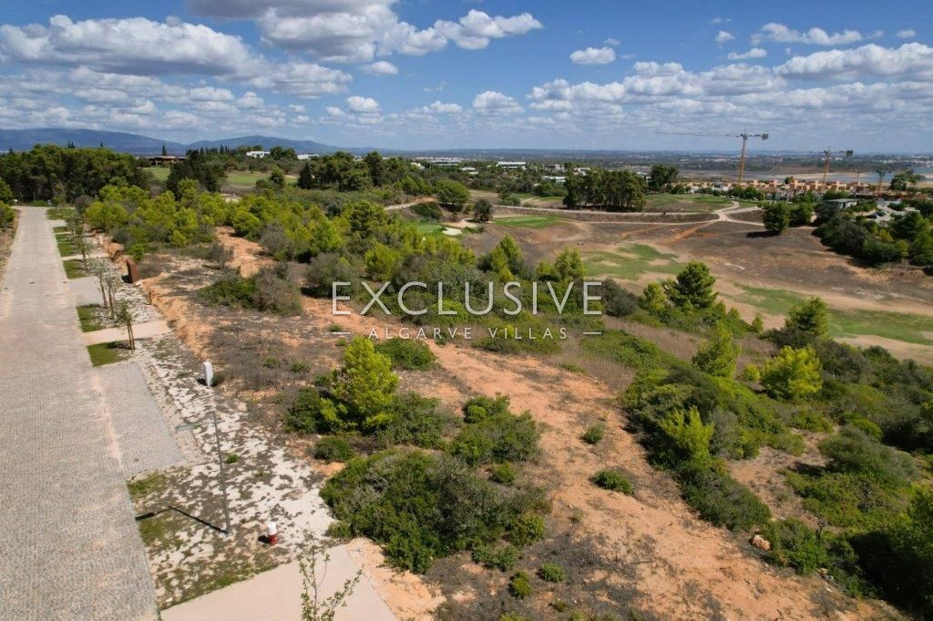Plot for construction, stunning sea views, on Palmares golf course, Lagos, Algarve