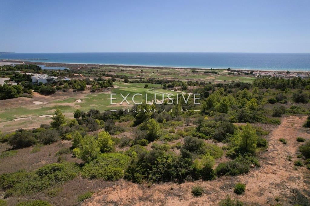 Plot for construction, stunning sea views, on Palmares golf course, Lagos, Algarve
