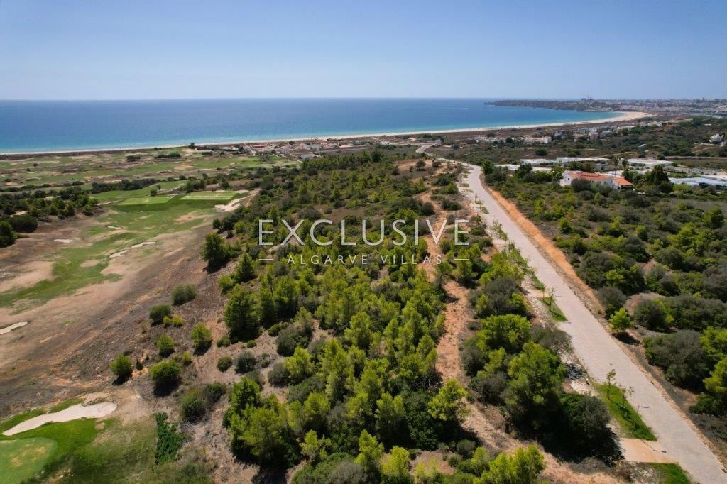 Plot for construction, stunning sea views, on Palmares golf course, Lagos, Algarve