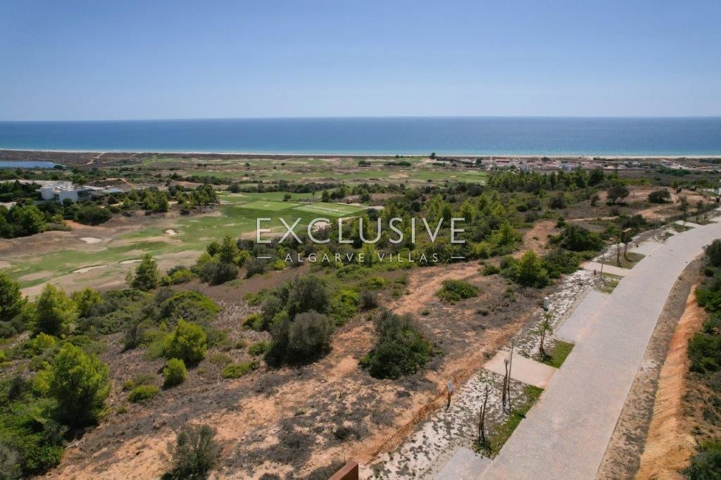 Plot for construction, stunning sea views, on Palmares golf course, Lagos, Algarve