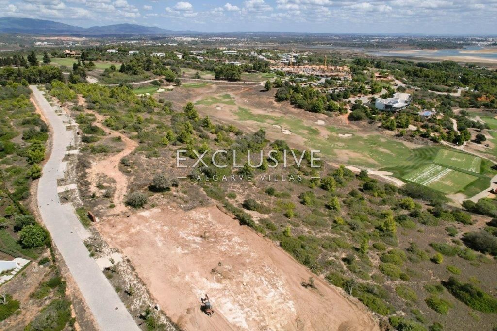 terrain constructible avec vue sur l'océan dans le Palmares golf resort, Lagos, Algarve