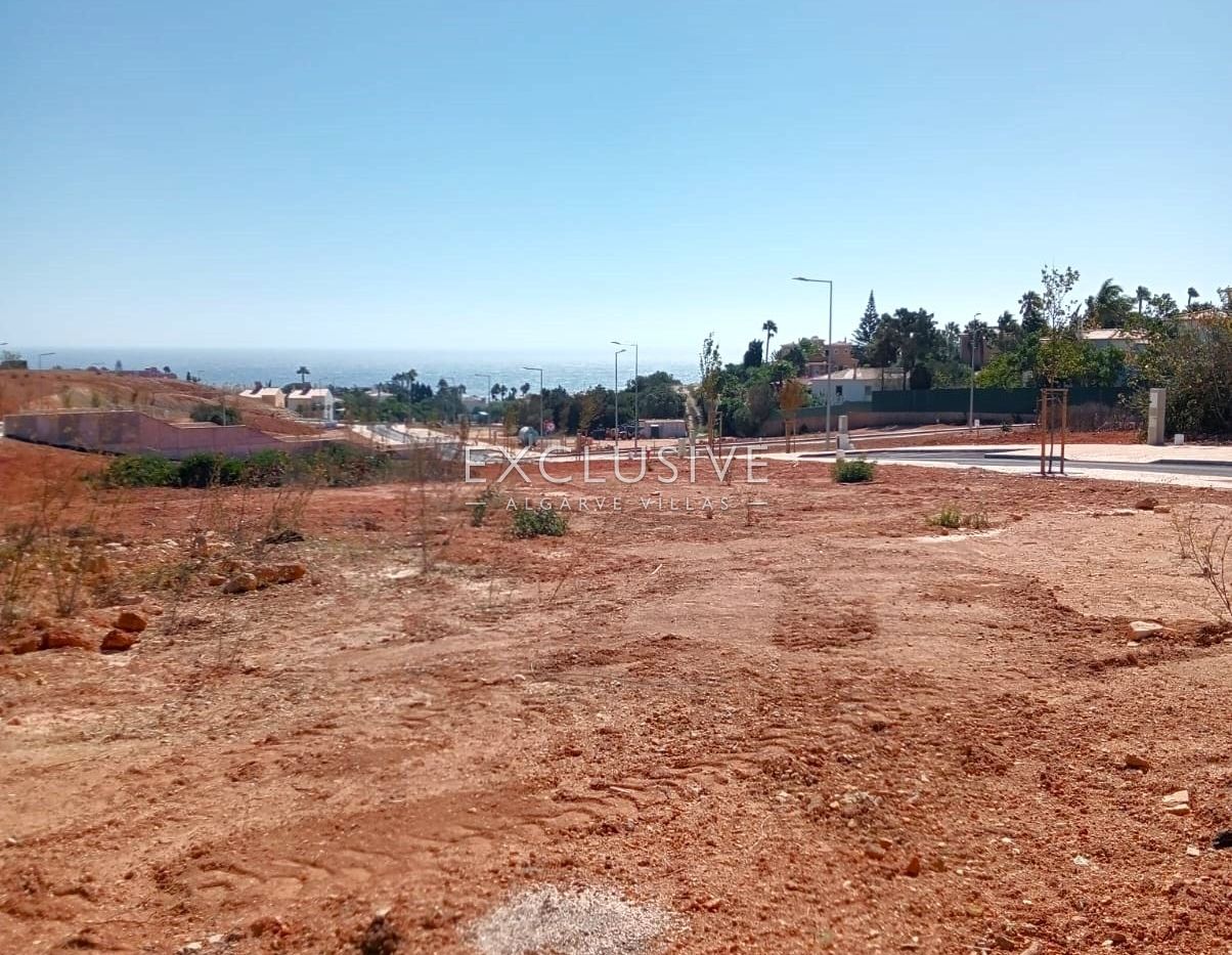 Urban plot in Praia da Luz, Lagos, with Seaviews