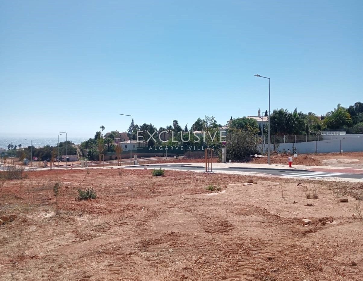 Urban plot in Praia da Luz, Lagos, with Seaviews