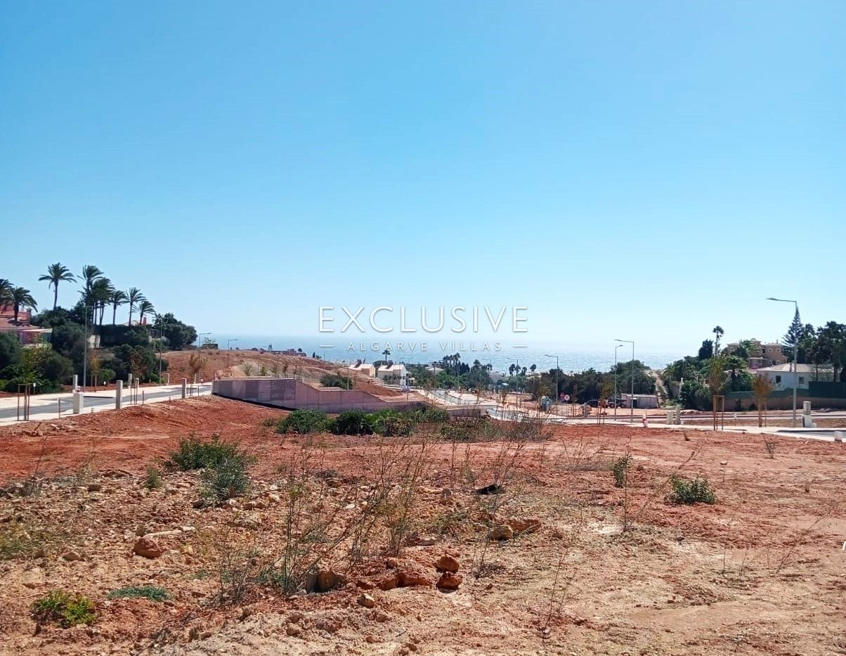 Urban plot in Praia da Luz, Lagos, with Seaviews