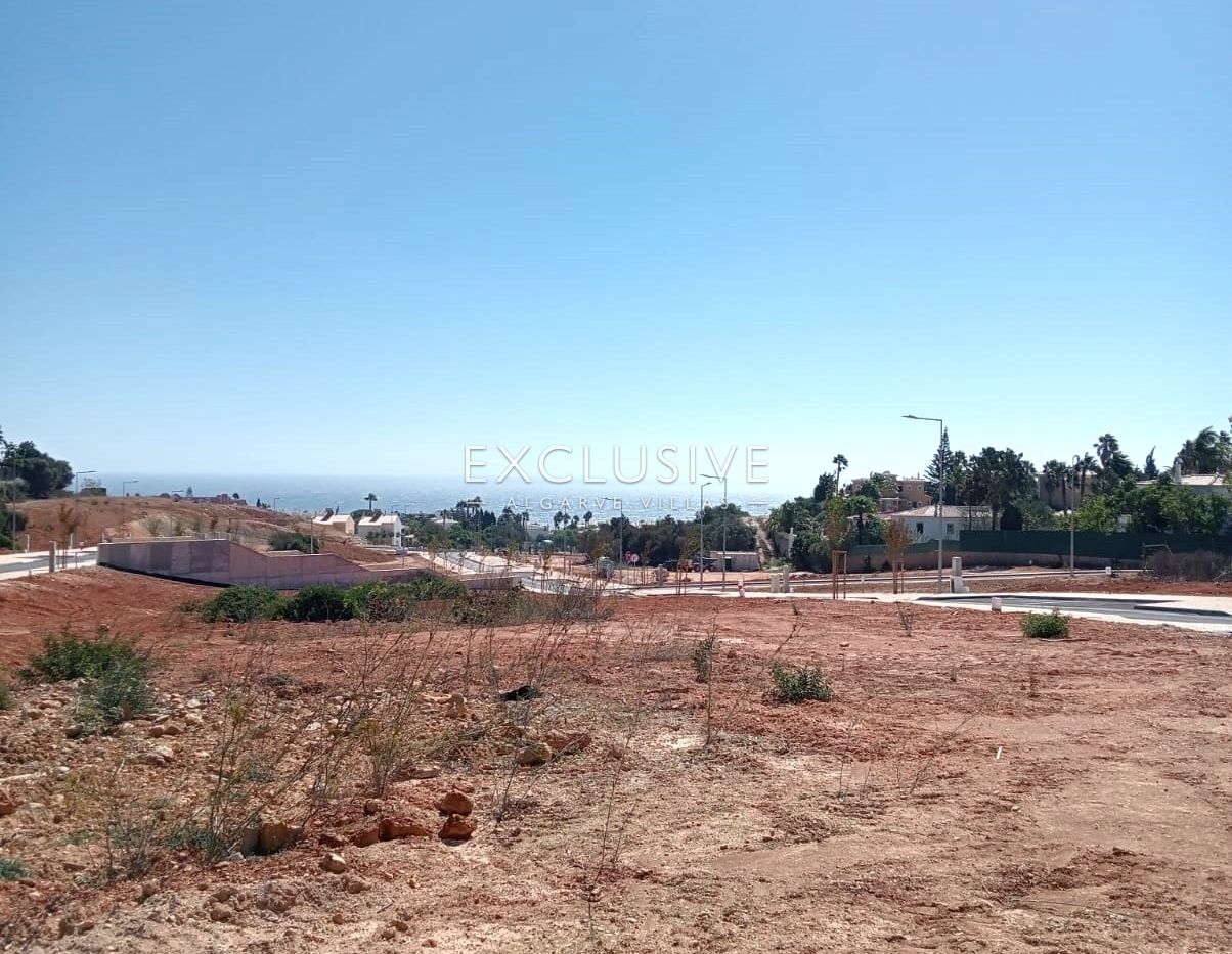 Urban plot in Praia da Luz, Lagos, with Seaviews