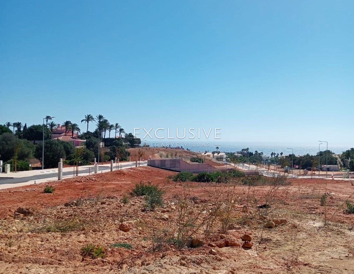 Urban plot in Praia da Luz, Lagos, with Seaviews