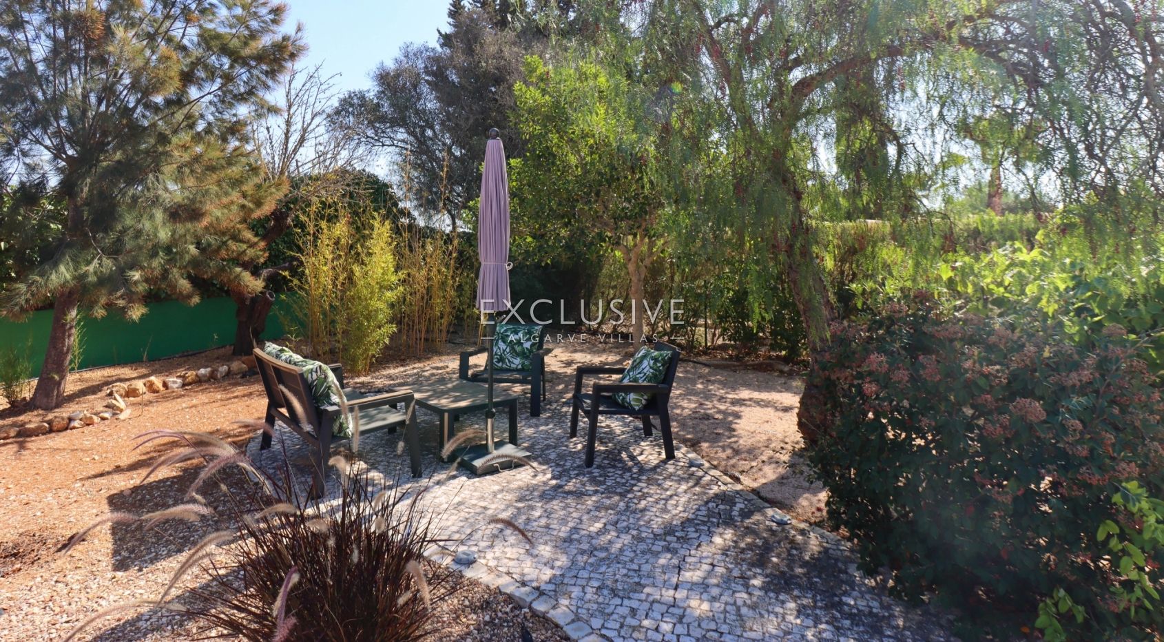 villa mit 3 Schlafzimmern auf einer Ebene am Rande von Carvoeiro, Algarve