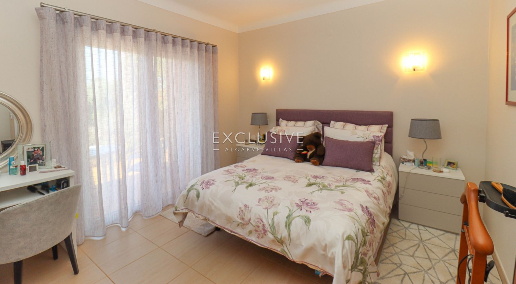 villa mit 3 Schlafzimmern auf einer Ebene am Rande von Carvoeiro, Algarve