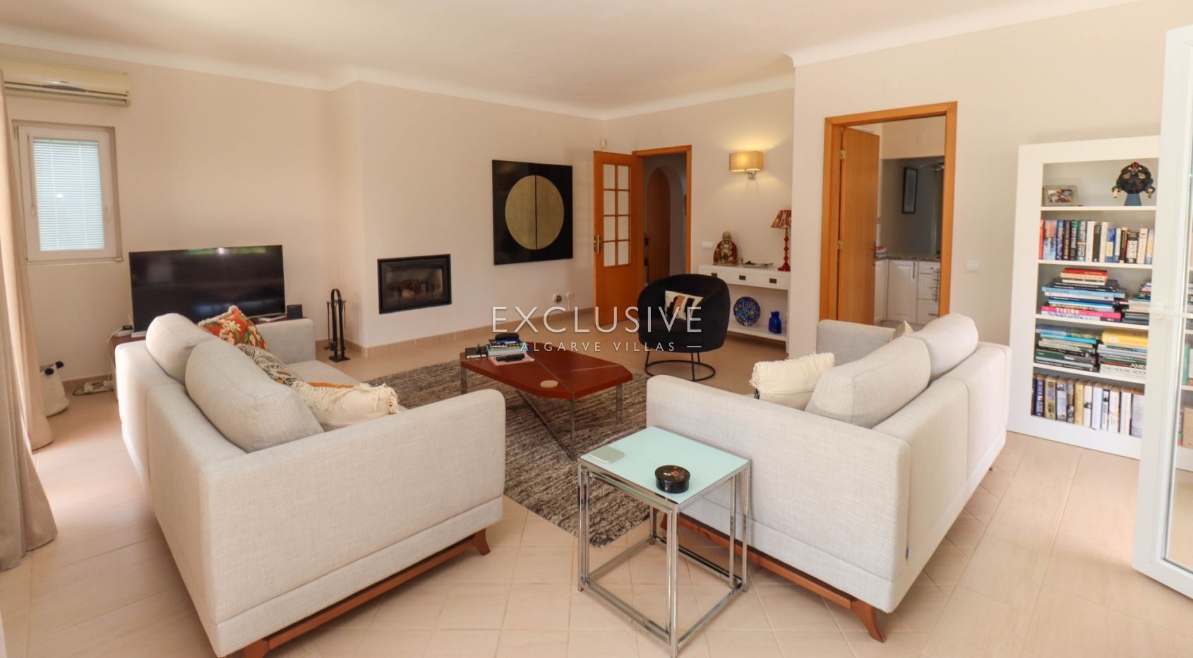 villa mit 3 Schlafzimmern auf einer Ebene am Rande von Carvoeiro, Algarve