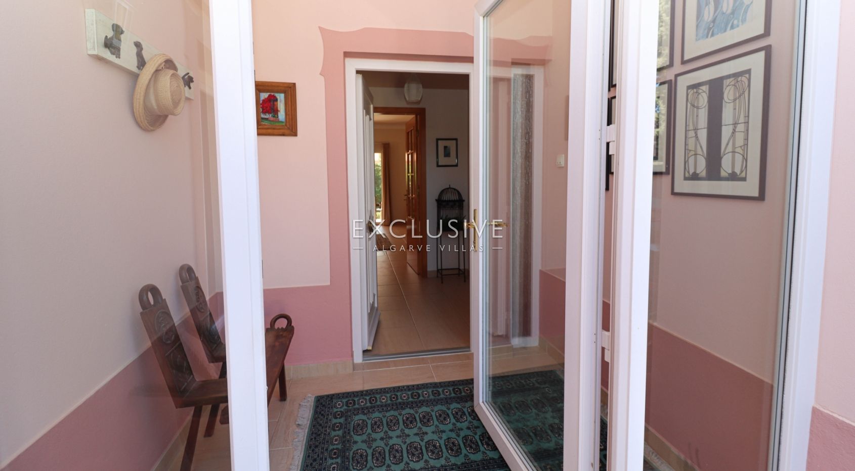 villa mit 3 Schlafzimmern auf einer Ebene am Rande von Carvoeiro, Algarve