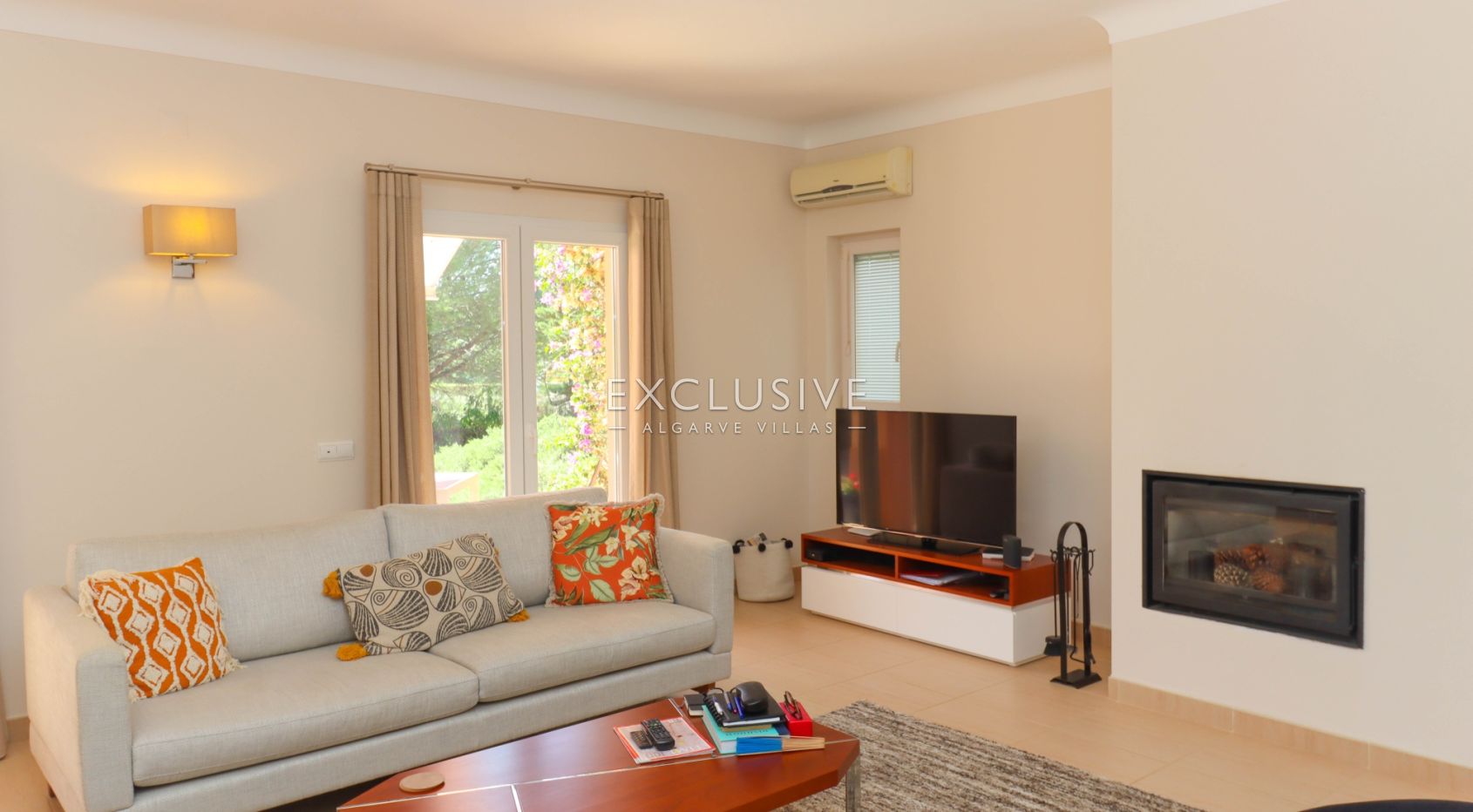 villa mit 3 Schlafzimmern auf einer Ebene am Rande von Carvoeiro, Algarve