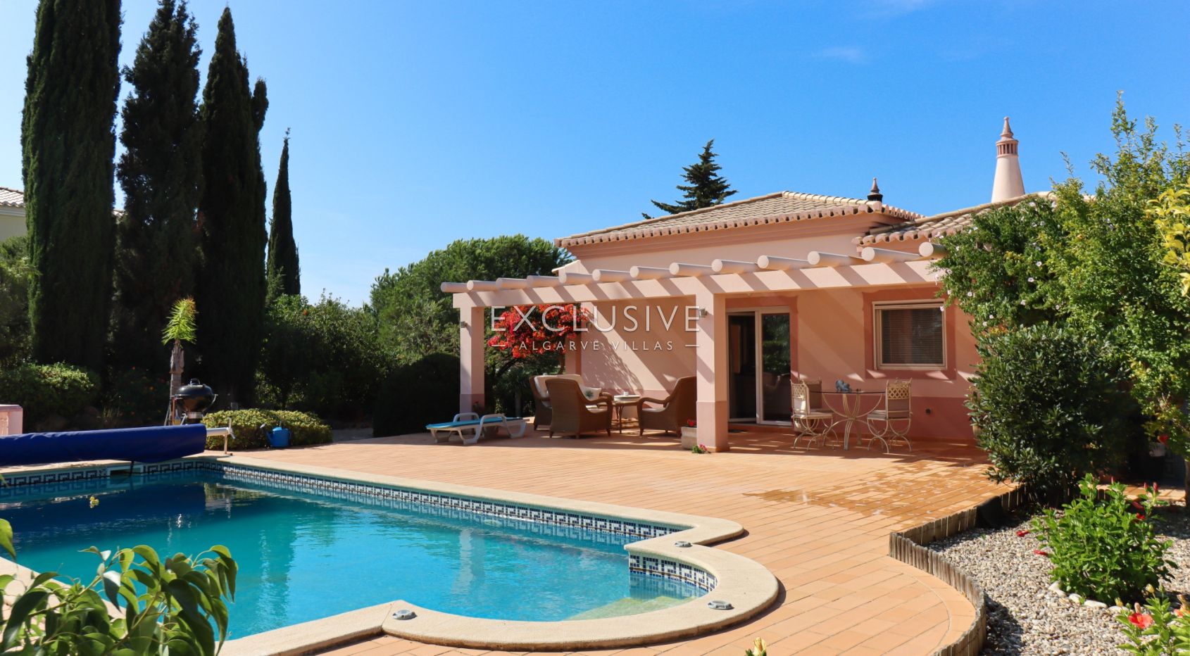 villa mit 3 Schlafzimmern auf einer Ebene am Rande von Carvoeiro, Algarve