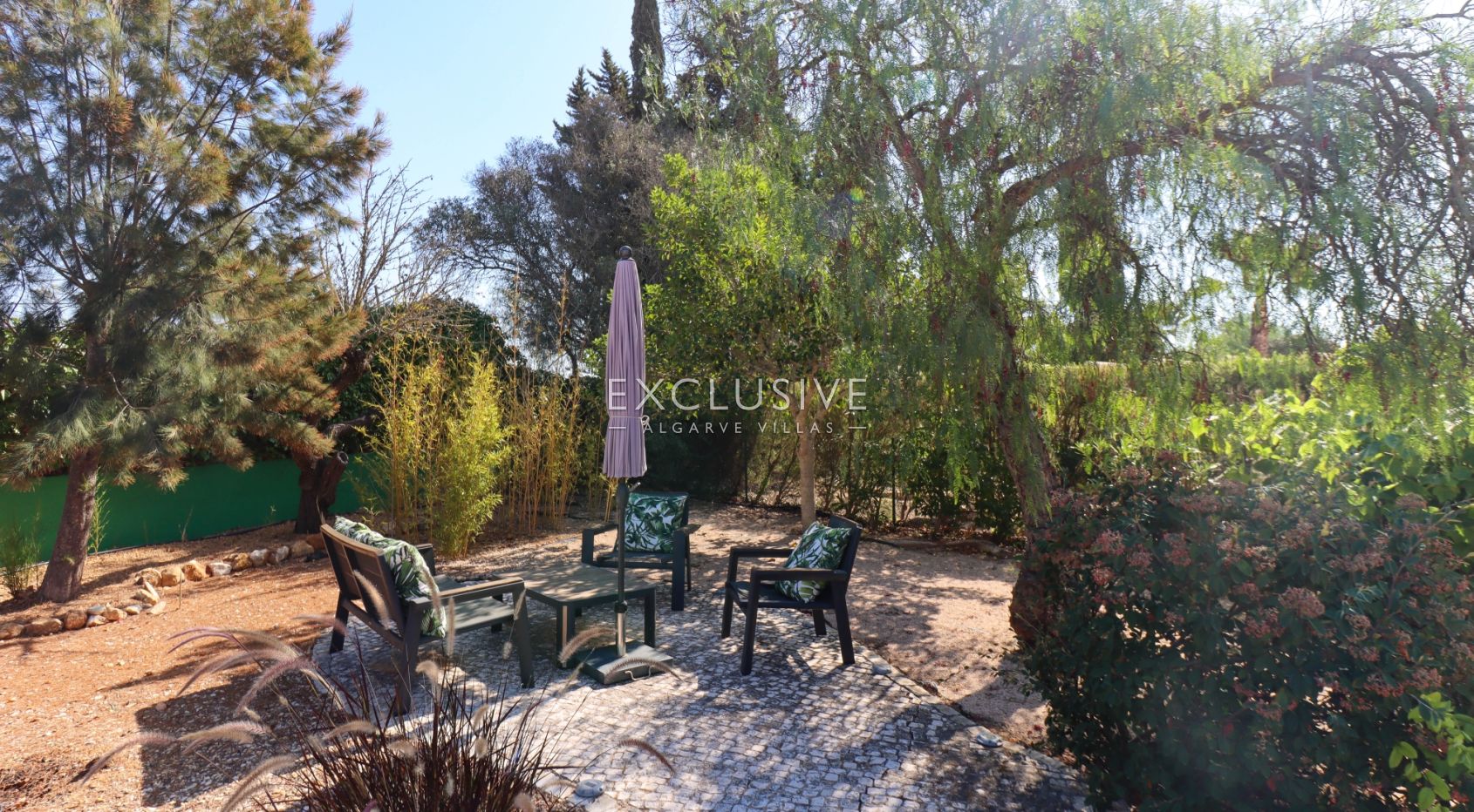 villa mit 3 Schlafzimmern auf einer Ebene am Rande von Carvoeiro, Algarve