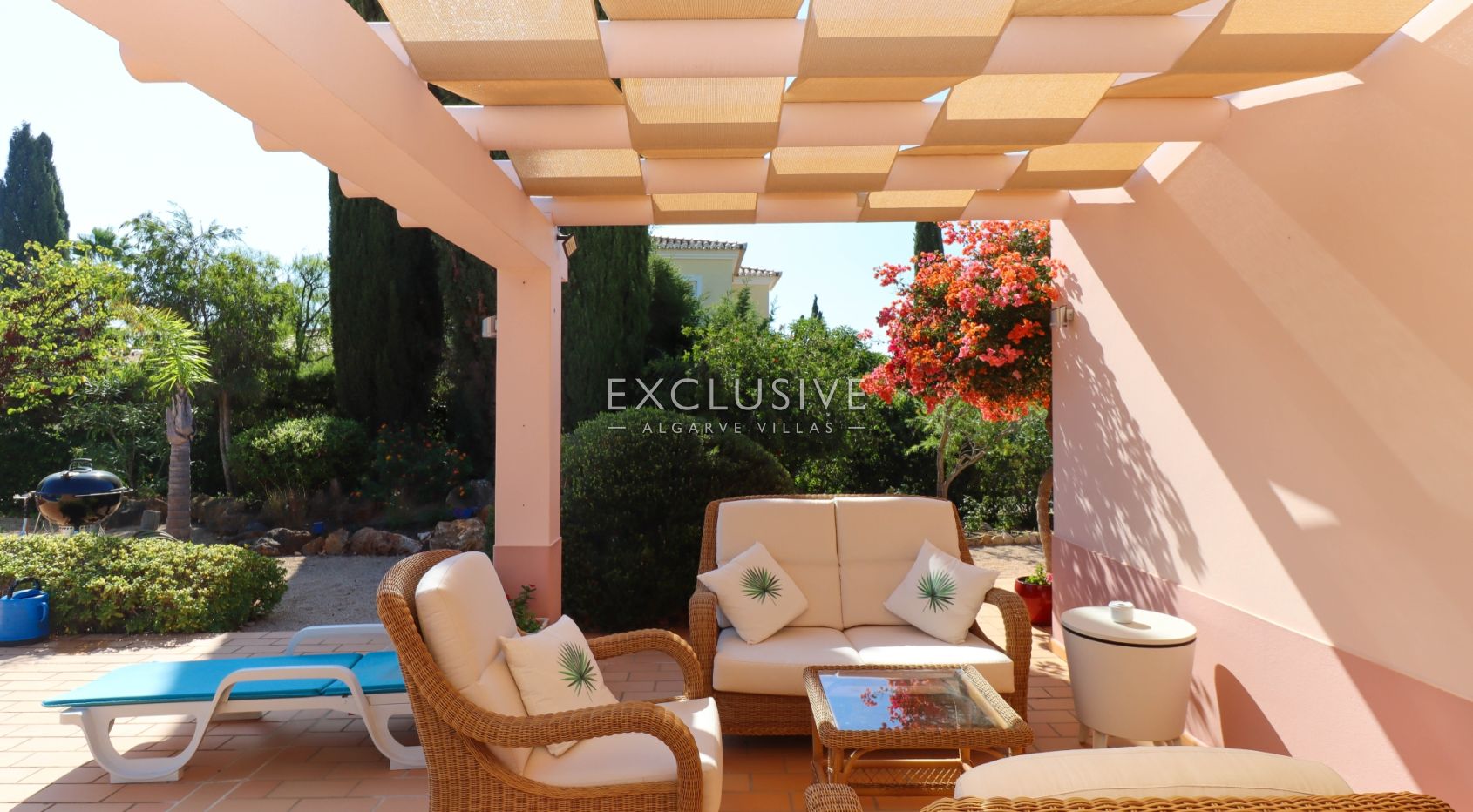 villa mit 3 Schlafzimmern auf einer Ebene am Rande von Carvoeiro, Algarve